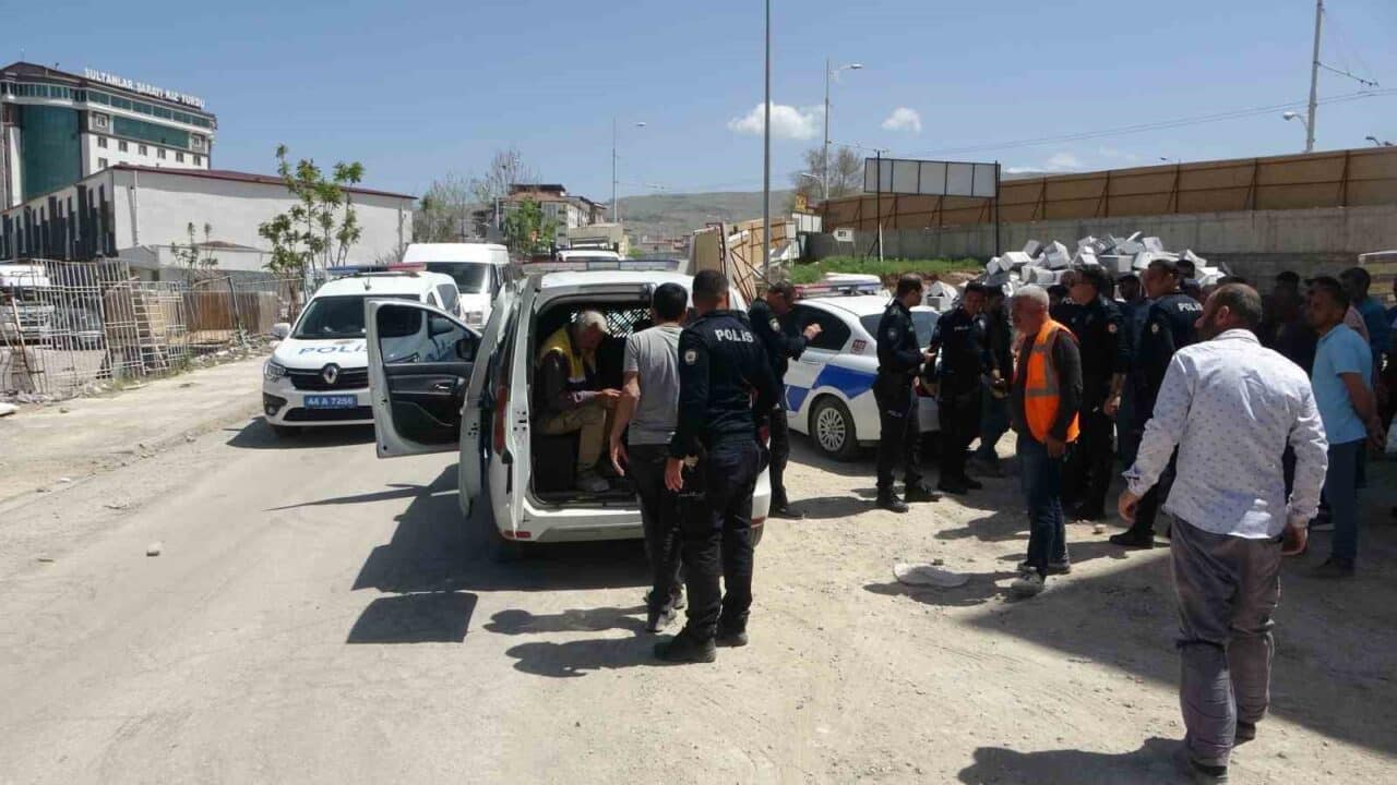 Malatya’nın Battalgazi ilçesindeki bir şantiyede işçiler arasında çıkan çatışmada 3
