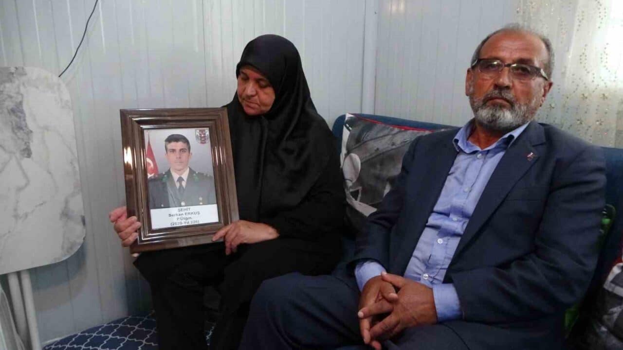 PKK'nın fesih kararı, şehit Piyade Üsteğmen Serkan Erkuş'un ailesi tarafından