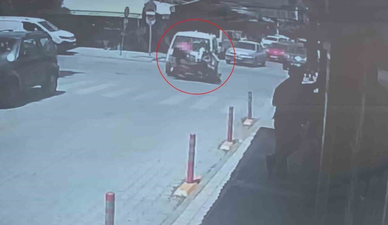 Antalya'nın Manavgat ilçesinde, hafif ticari araç kullanan Mustafa S., motosiklet