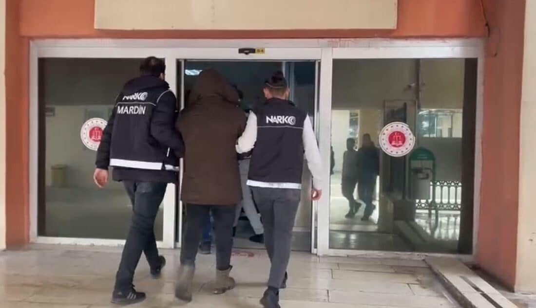 Mardin'de Narkotik Suçlarla Mücadele Şubesi, Artuklu ilçesinde düzenlediği operasyonlarla 6