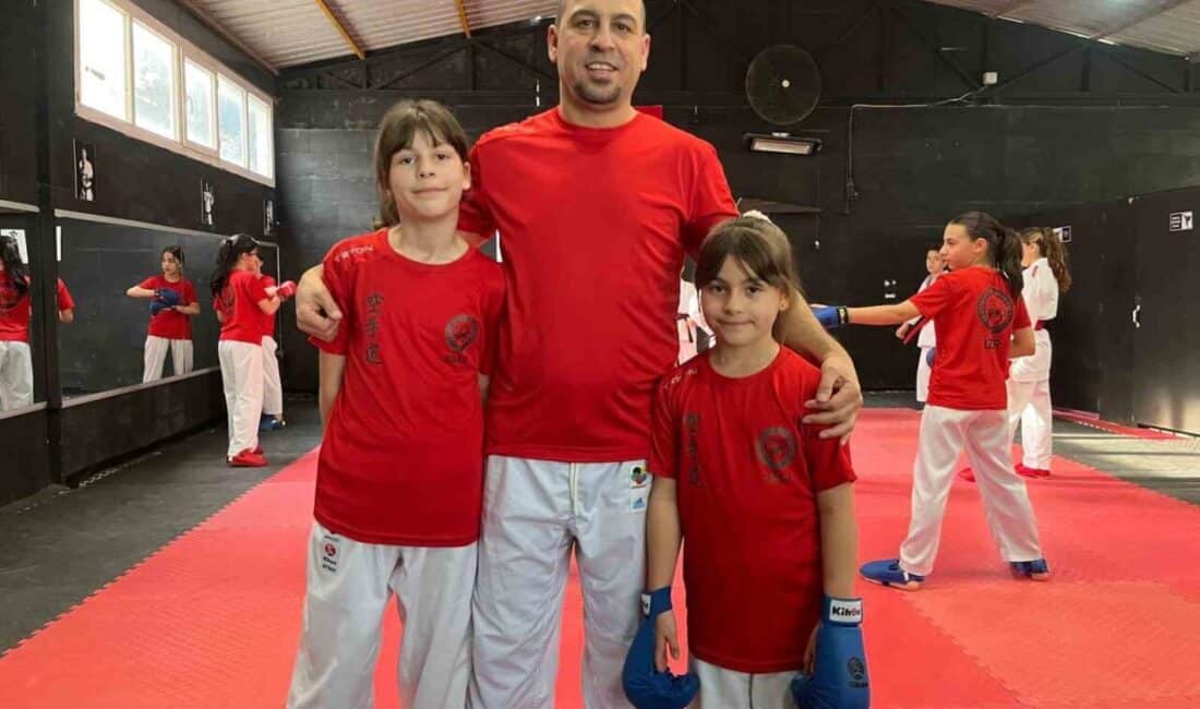 İzmir'de yaşayan Maya (11) ve Lara Yıldız (9), dil alanında