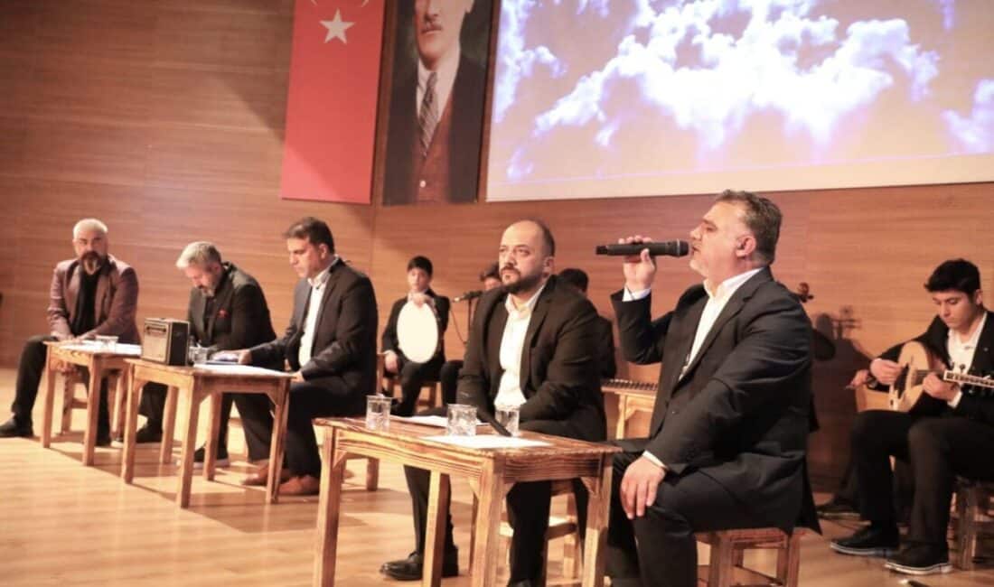 Melikgazi Belediyesi, "Aile ve Kahramanlık Şiir Dinletisi" ile katılımcılara duygusal