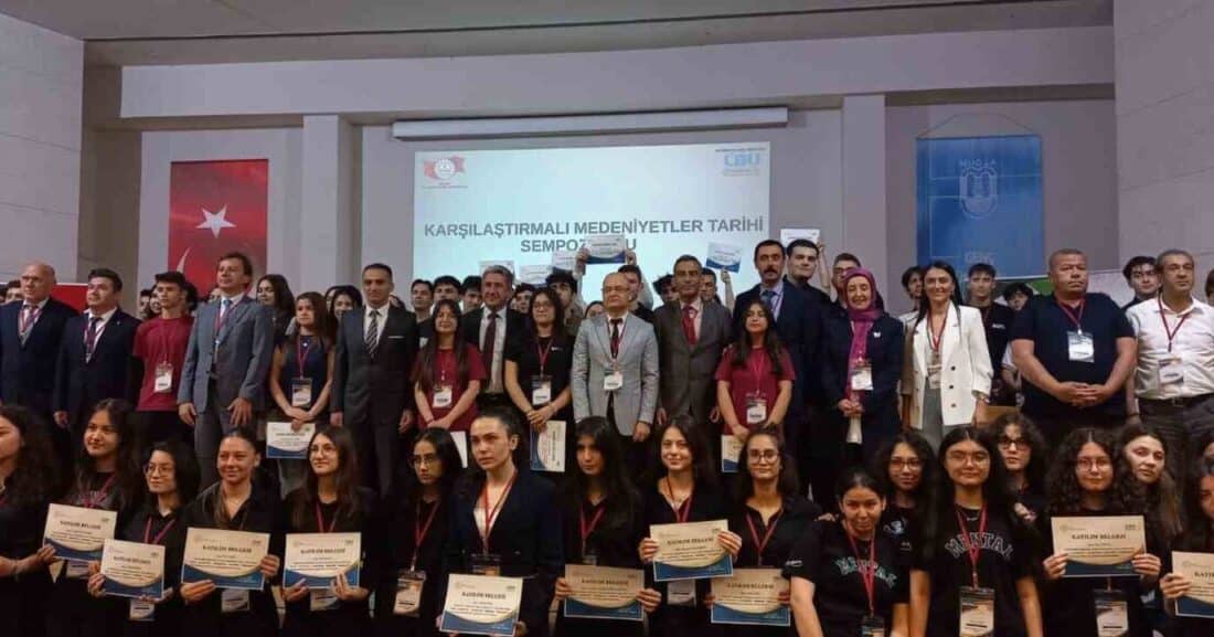 Muğla Sıtkı Koçman Üniversitesi’nde düzenlenen ‘Karşılaştırmalı Medeniyet Tarihi Sempozyumu’, Menteşe