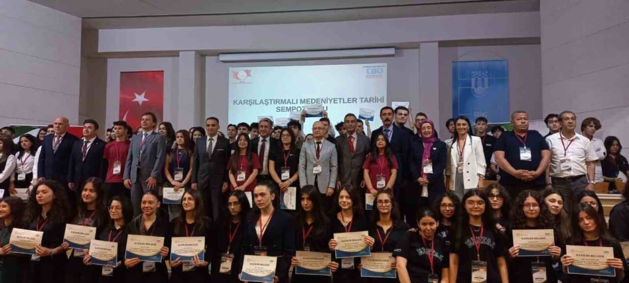 Muğla Sıtkı Koçman Üniversitesi’nde düzenlenen ‘Karşılaştırmalı Medeniyet Tarihi Sempozyumu’, Menteşe