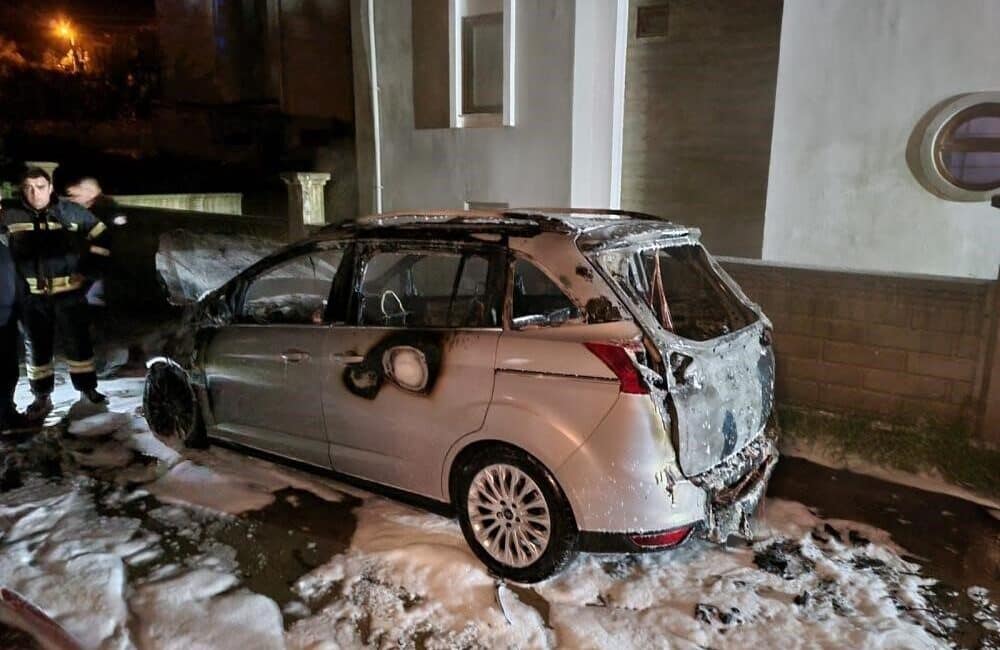 Muğla'nın Menteşe ilçesinde 2 Mayıs'ta meydana gelen otomobil yangını ile