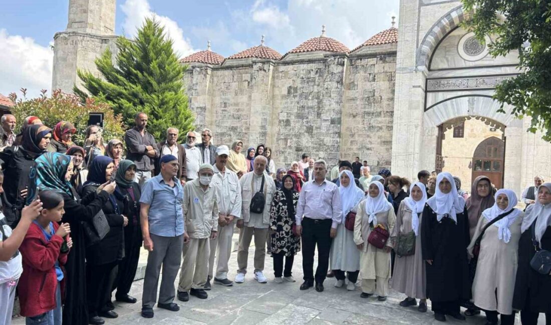 Tarsus’ta İlk Hac Kafilesi Kutsal Topraklara Uğurlandı Mersin'in Tarsus ilçesinde ilk hac kafilesi, Ulu Camii bahçesinde düzenlenen