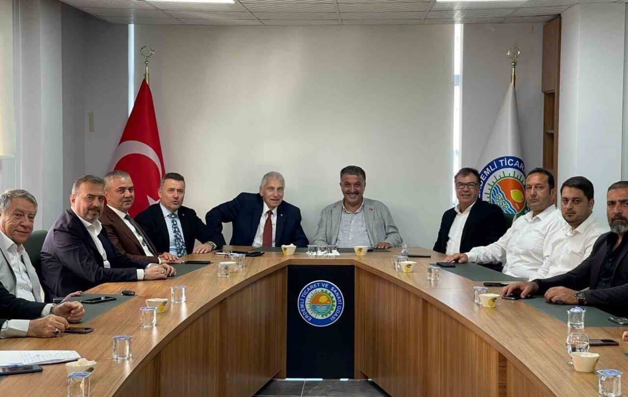 Mersin'de borsa ve oda temsilcileri, yeni bir sanayi odası kurulmasına