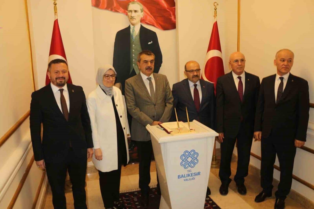 Milli Eğitim Bakanı Yusuf Tekin, Balıkesir ziyaretinde terörsüz Türkiye hedefi