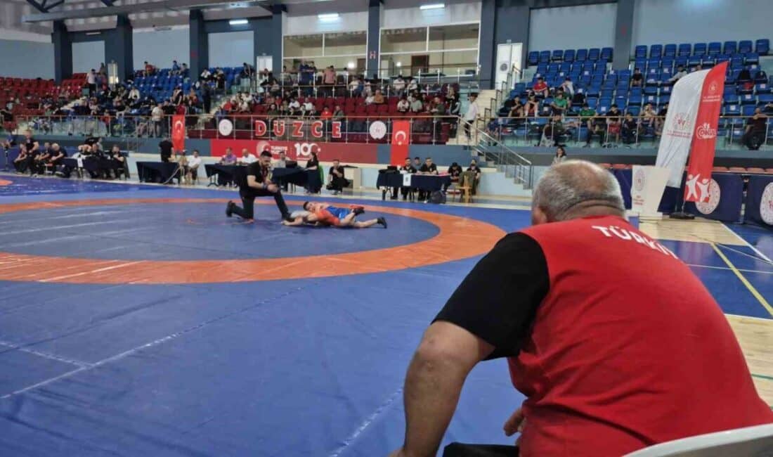 Düzce'de düzenlenen Okul Sporları Minikler Güreş Türkiye Şampiyonası, 81 ilden
