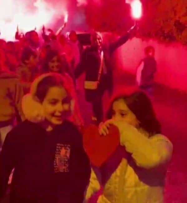 Maltepe’de Öğrenciler, Öğretmenlerine Anneler Günü Kutlamasıyla Duygu Dolu Anlar Yaşattı Maltepe'deki Kazım Tunç İlkokulu'nun 3. sınıf öğrencileri, öğretmenleri Neslihan Eren