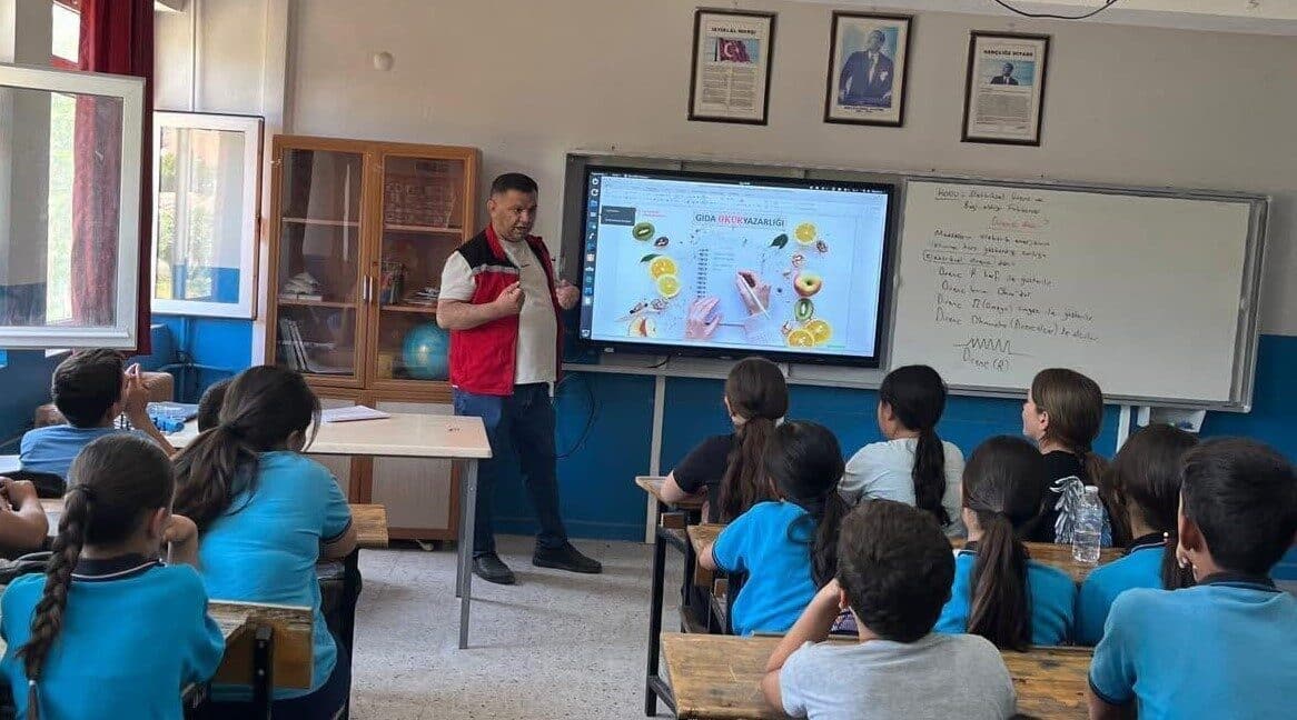 Manisa'nın Sarıgöl ilçesinde, İlçe Tarım ve Orman Müdürlüğü öğrenciler için