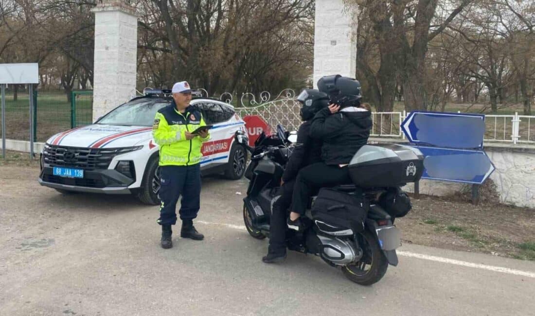 Aksaray'da motosiklet kazalarını önlemek amacıyla İl Jandarma Komutanlığı tarafından sürücülere