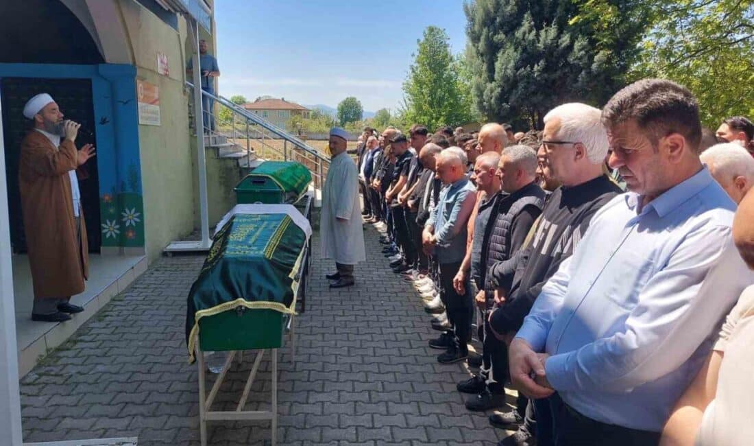 Sakarya'nın Erenler ilçesinde meydana gelen kazada elektrikli bisiklet ile motosikletin
