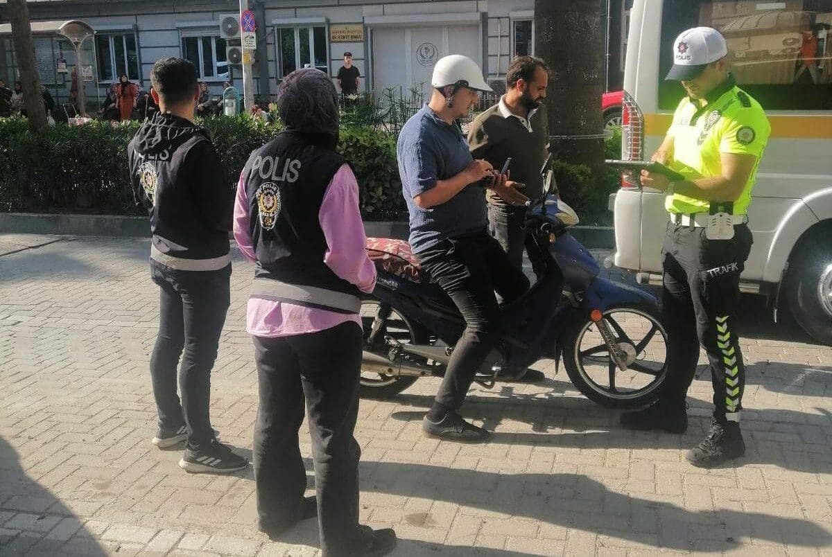 Manisa İl Emniyet Müdürlüğü, 27 Mayıs'ta yapılan denetimlerde 1182 motosiklet