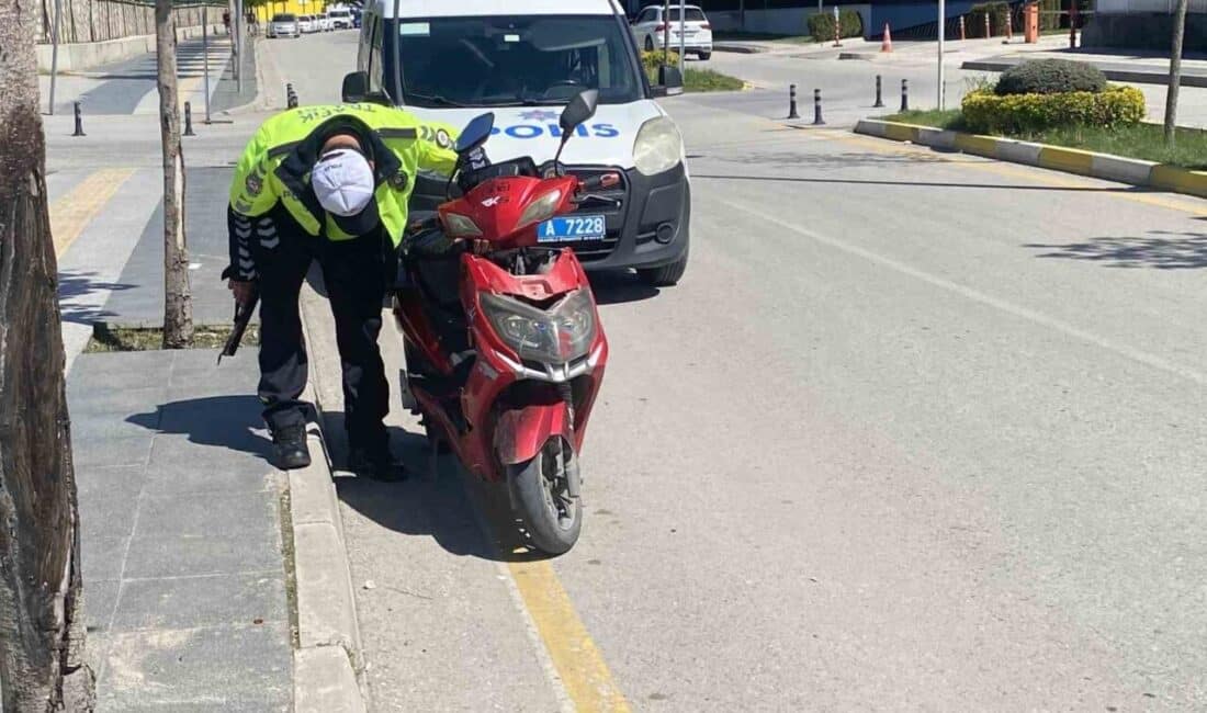 Çorum’da motosikletten düşen sürücü hastaneye kaldırıldı Çorum'da B.A. (26), motosikletiyle dolaşırken dengesini kaybedip düştü. Yaralanan sürücü,