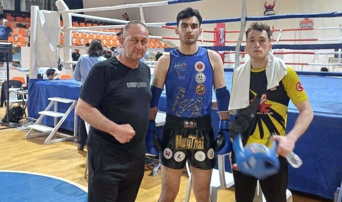 Düzce Üniversitesi öğrencisi Eyüp Atmaca, Antalya'da düzenlenen Muay Thai Türkiye