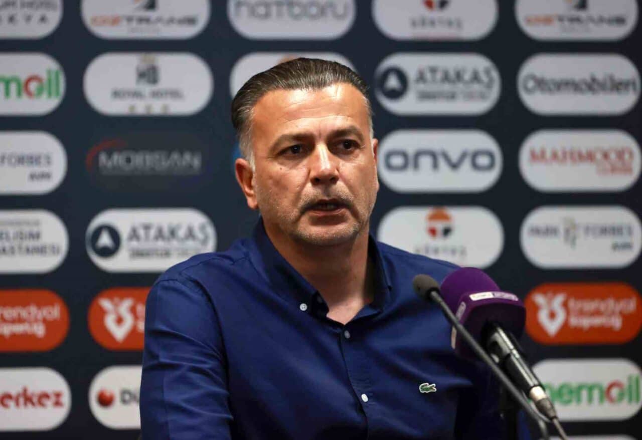 Atakaş Hatayspor'un teknik direktörü Murat Şahin, Fenerbahçe'yi 4-2 yendikleri maçın