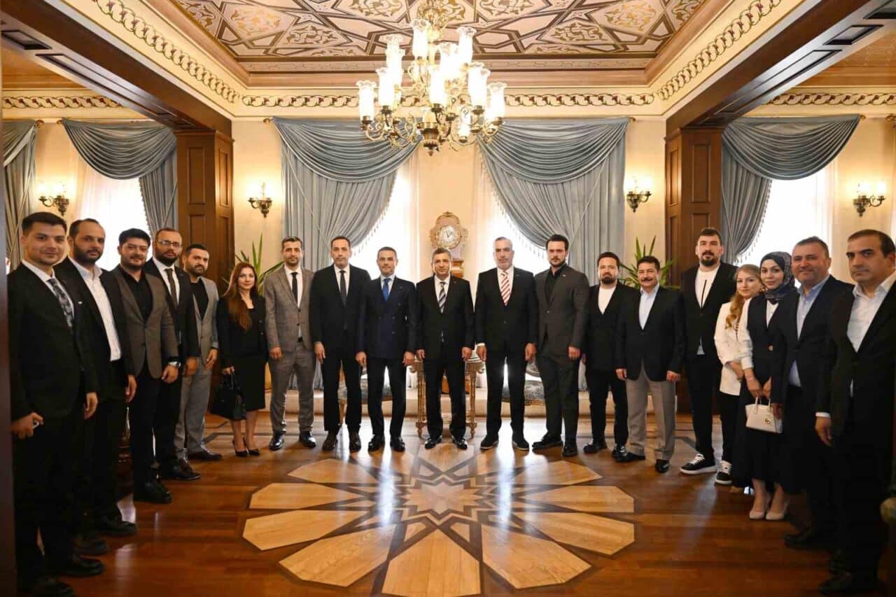 MÜSİAD Antalya Şube Başkanı Yusuf Akgül, Antalya Valisi Hulusi Şahin'i
