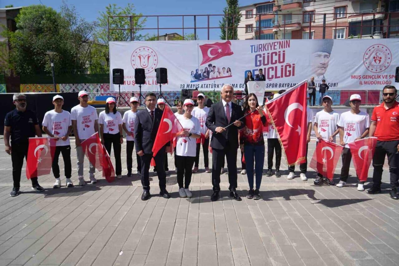 Muş'ta 19 Mayıs Atatürk’ü Anma, Gençlik ve Spor Bayramı çeşitli