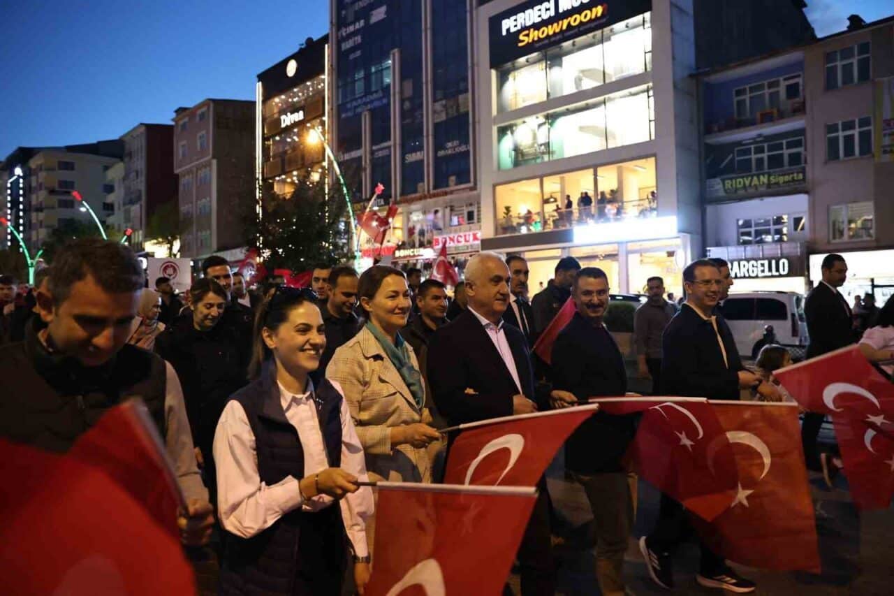Muş’ta, 19 Mayıs Atatürk’ü Anma, Gençlik ve Spor Bayramı kapsamında