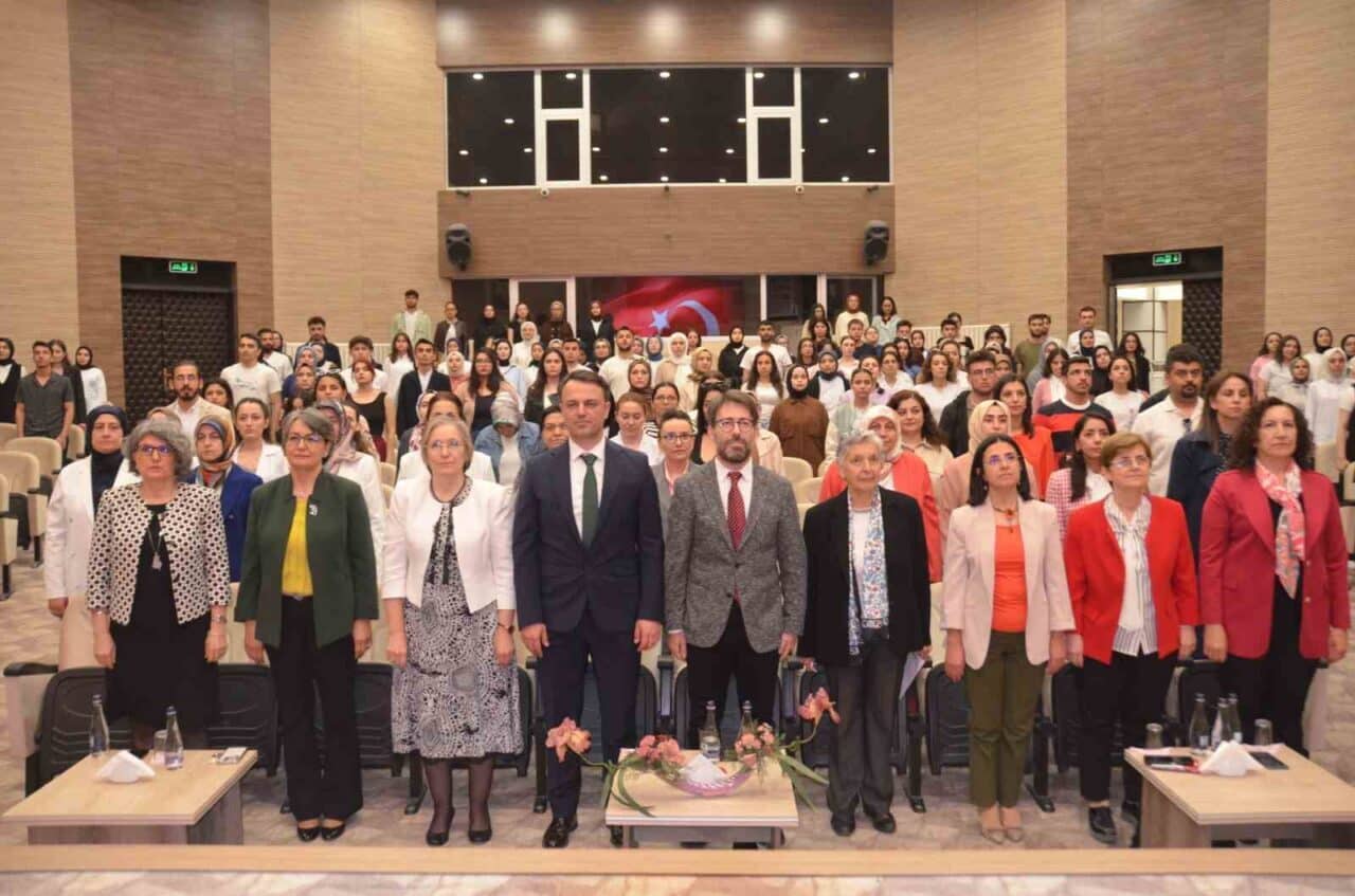 Necmettin Erbakan Üniversitesi Hemşirelik Fakültesi, 12-18 Mayıs Hemşireler Haftası'nda "Hemşirelerimiz
