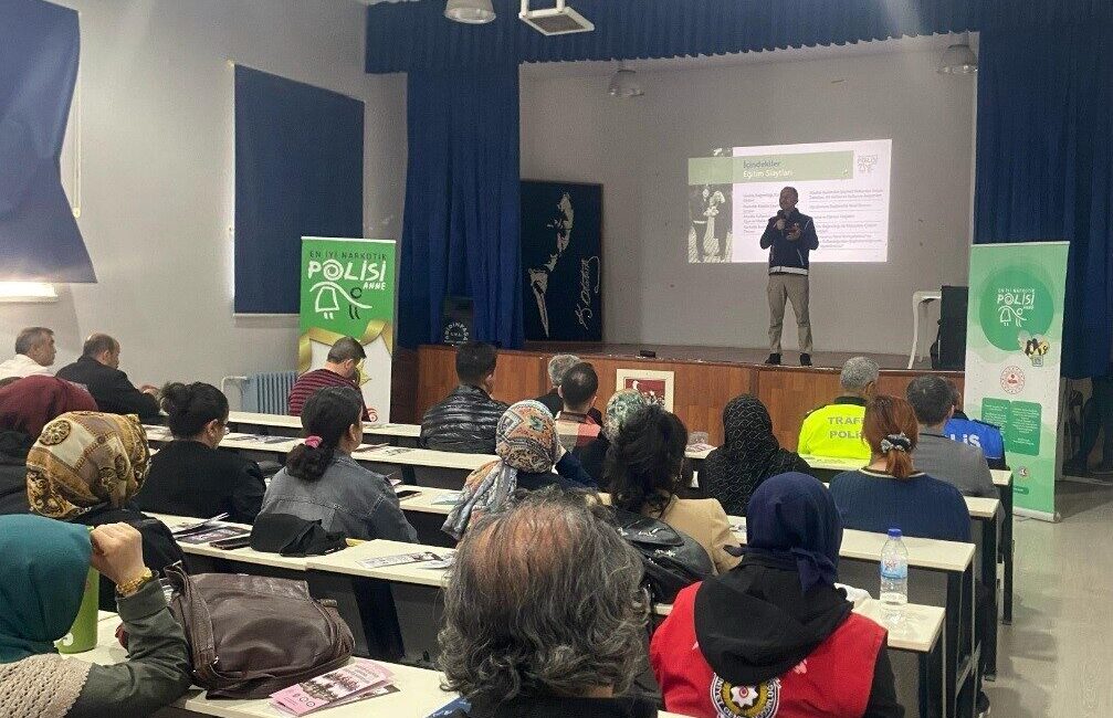 Niğde Emniyet Müdürlüğü’nden Uyuşturucu ile Mücadele İçin Bilinçlendirme Faaliyetleri Devam Ediyor Niğde İl Emniyet Müdürlüğü Narkotik Suçlarla Mücadele Şube Müdürlüğü, 28