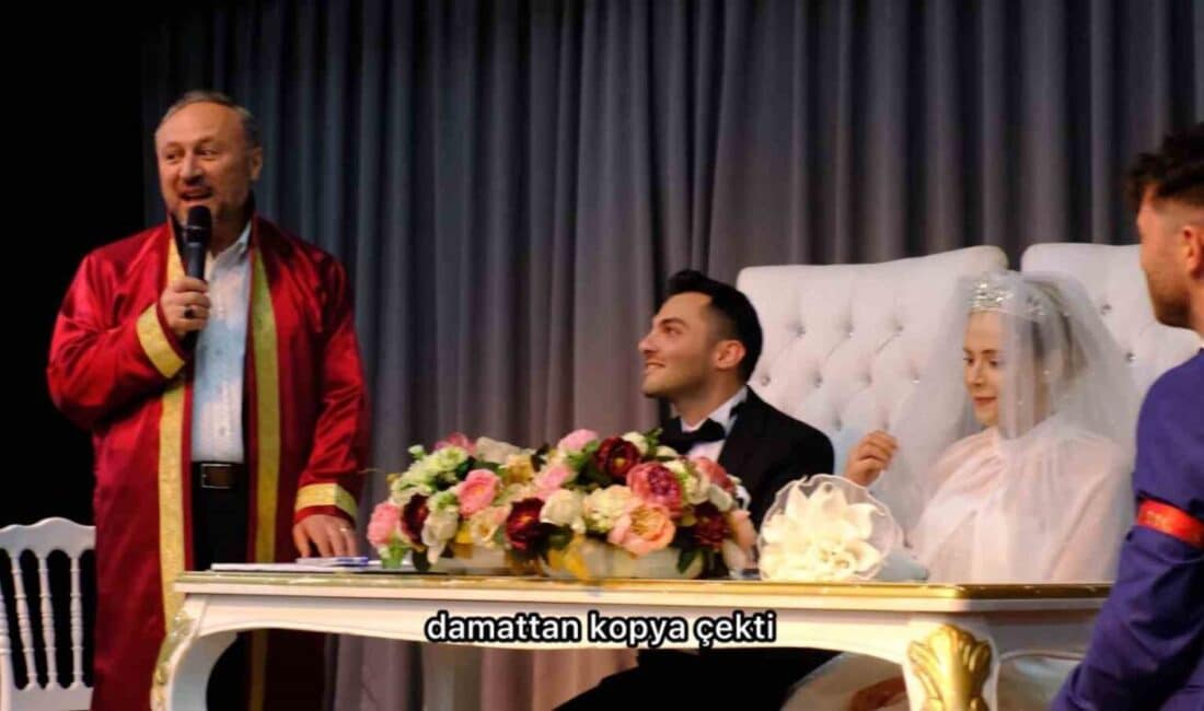 Muhammet Fatih Ukde ve Gülşah Diloğlu'nun nikah töreninde damat, gelinine