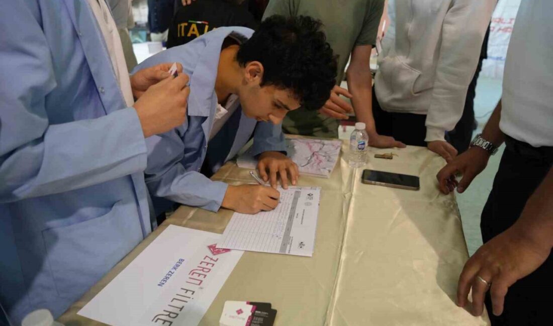 Kocaeli'de meslek lisesi öğrencileri, Körfez Ticaret Odası'nın "Meslek Lisesi Gelecek
