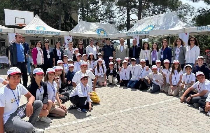 Muğla'nın Datça ilçesinde, Mustafa Kutluay İlkokulu ve Ortaokulu öğrencileri tarafından