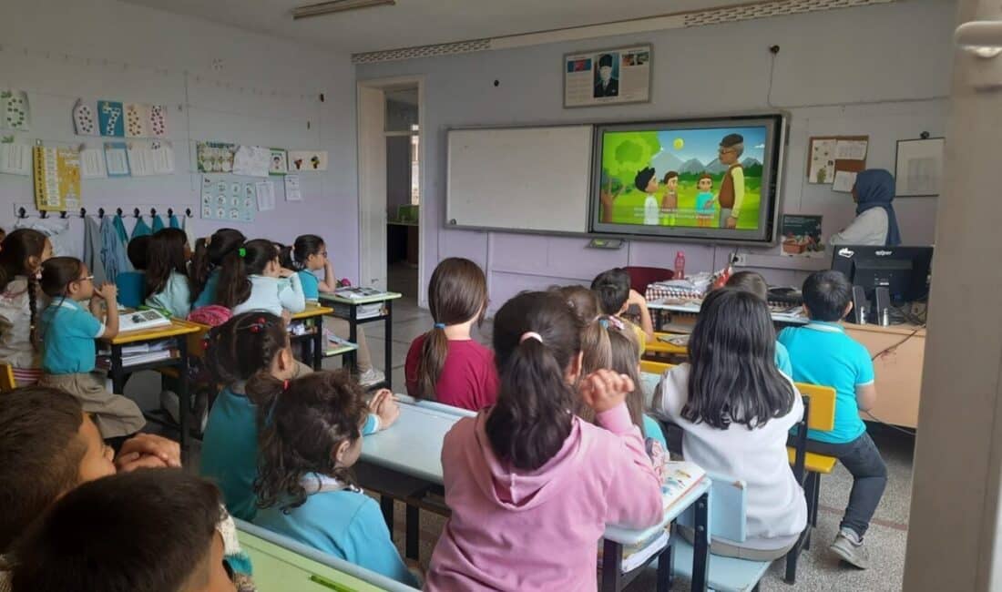 Manisa'nın Kula ilçesinde, Gökçeören İlkokulu ve Ortaokulu öğrencilerine Kırım Kongo