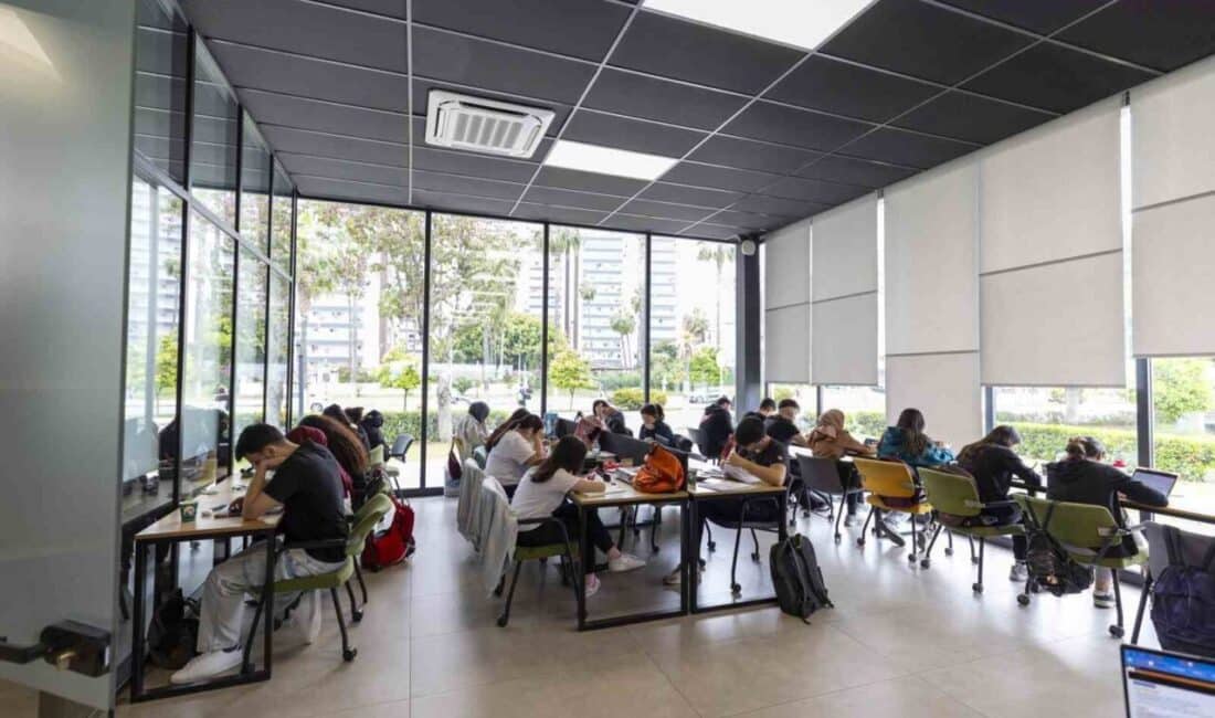 Mersin Büyükşehir Belediyesi, 11 okuma salonuyla öğrencilere güvenli ve konforlu