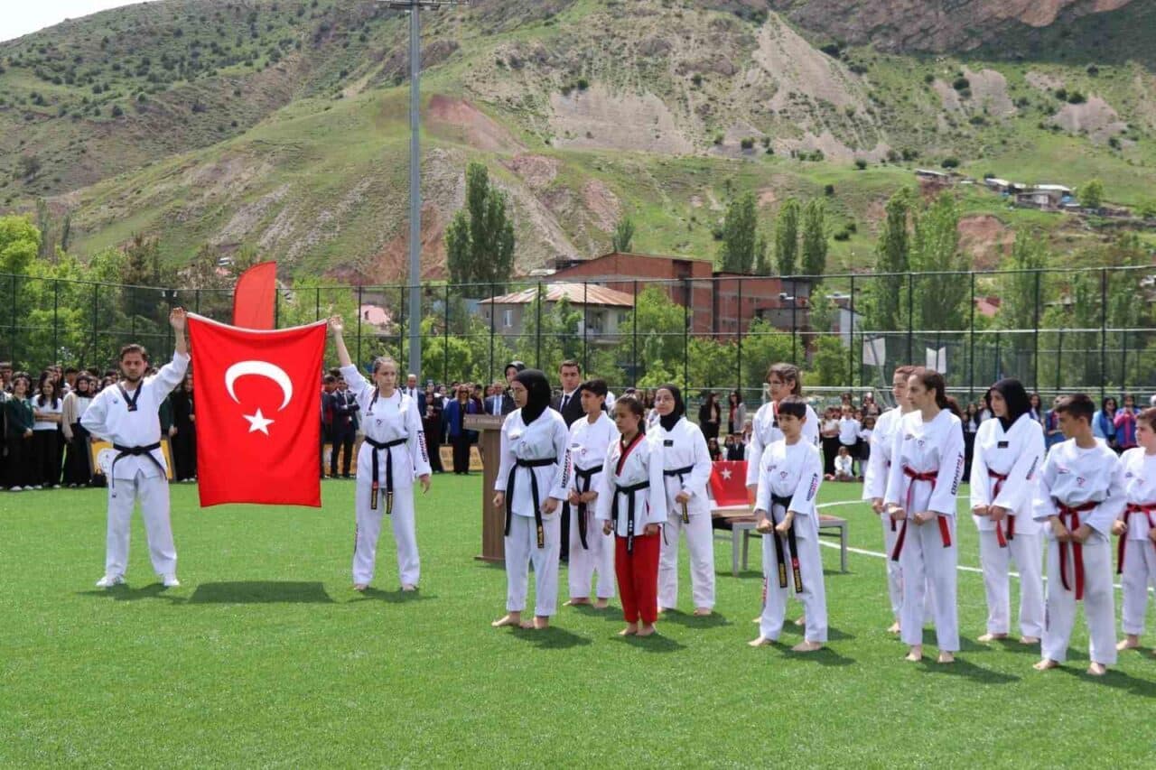 Oltu'da 19 Mayıs Atatürk’ü Anma, Gençlik ve Spor Bayramı, coşkuyla