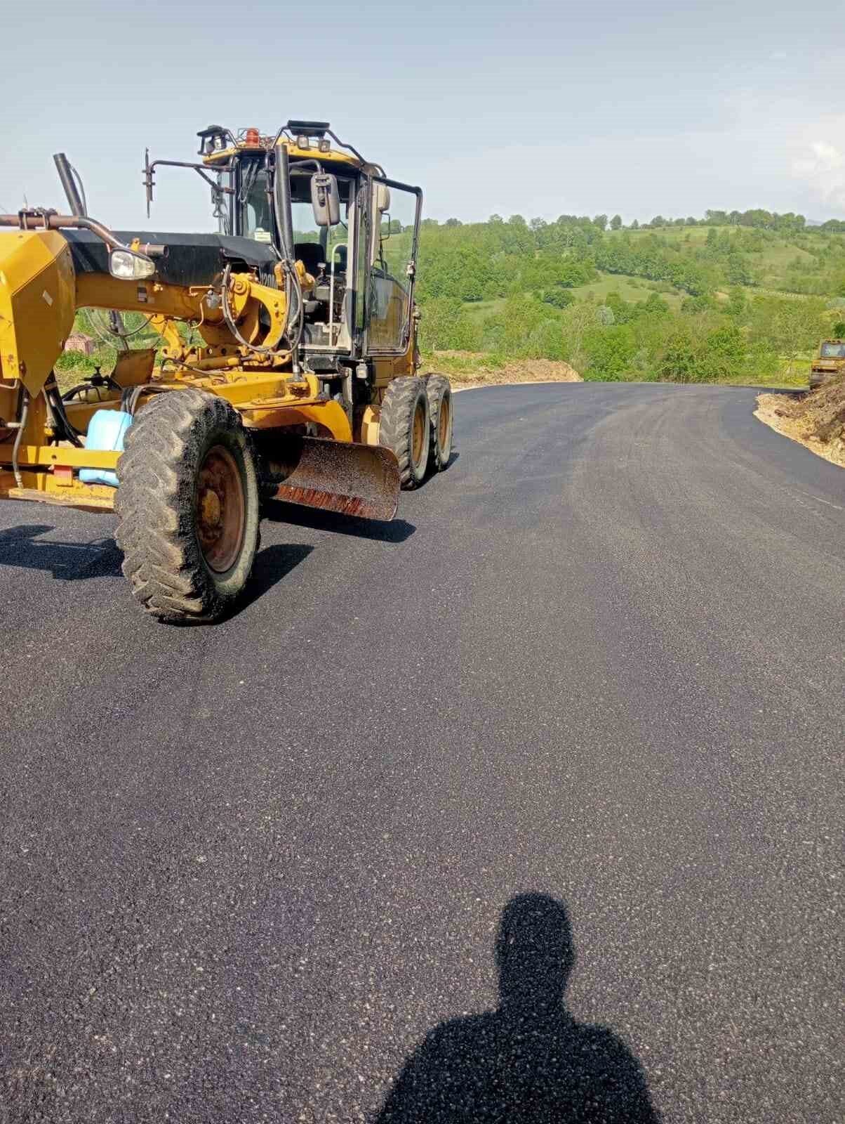 AK Parti, Zonguldak'ın Çaycuma ilçesindeki Terziler Köyü'ndeki tehlikeli yolu rehabilite