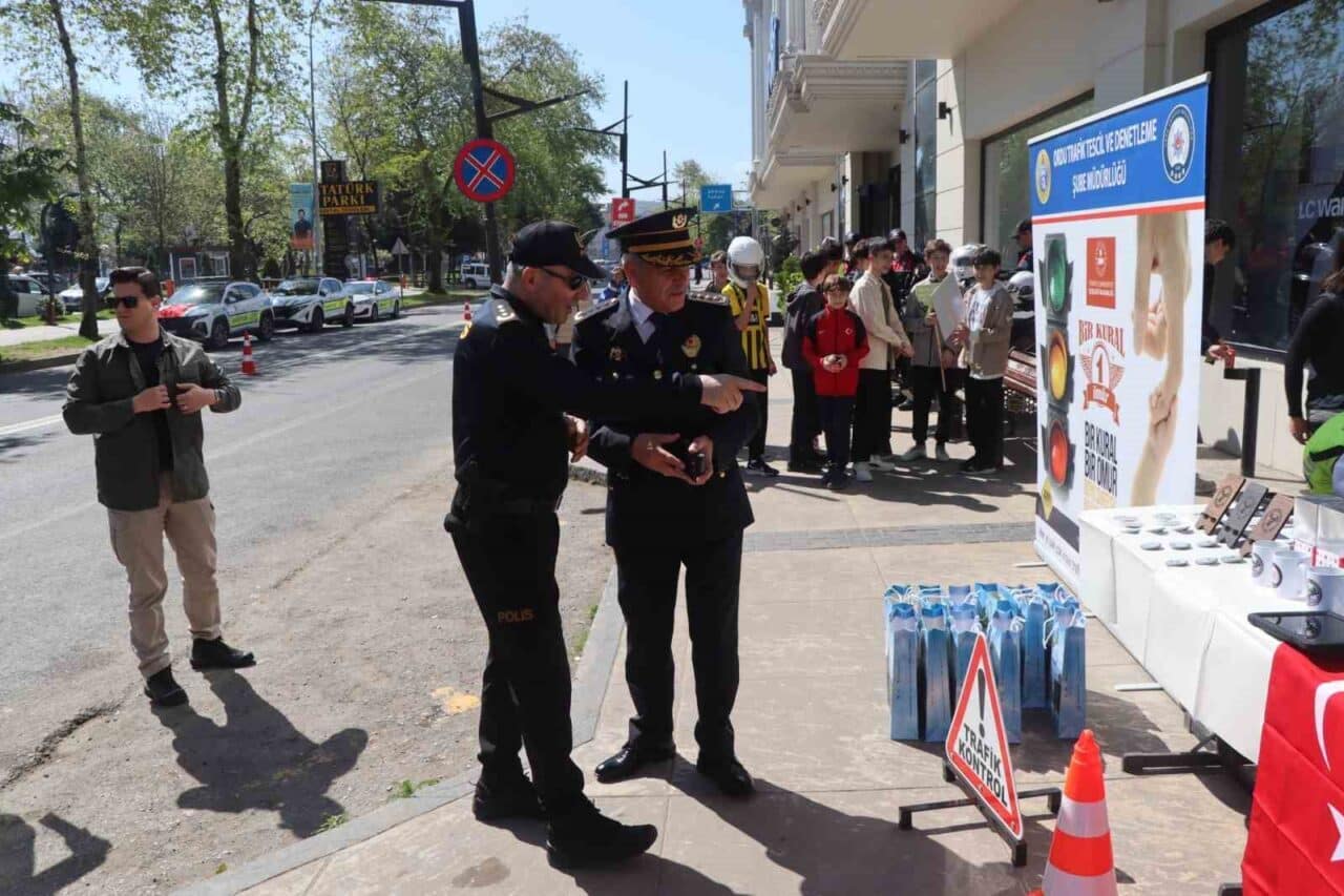 Ünye'de Karayolu Güvenliği ve Trafik Haftası kapsamında etkinlik düzenlendi. Ordu
