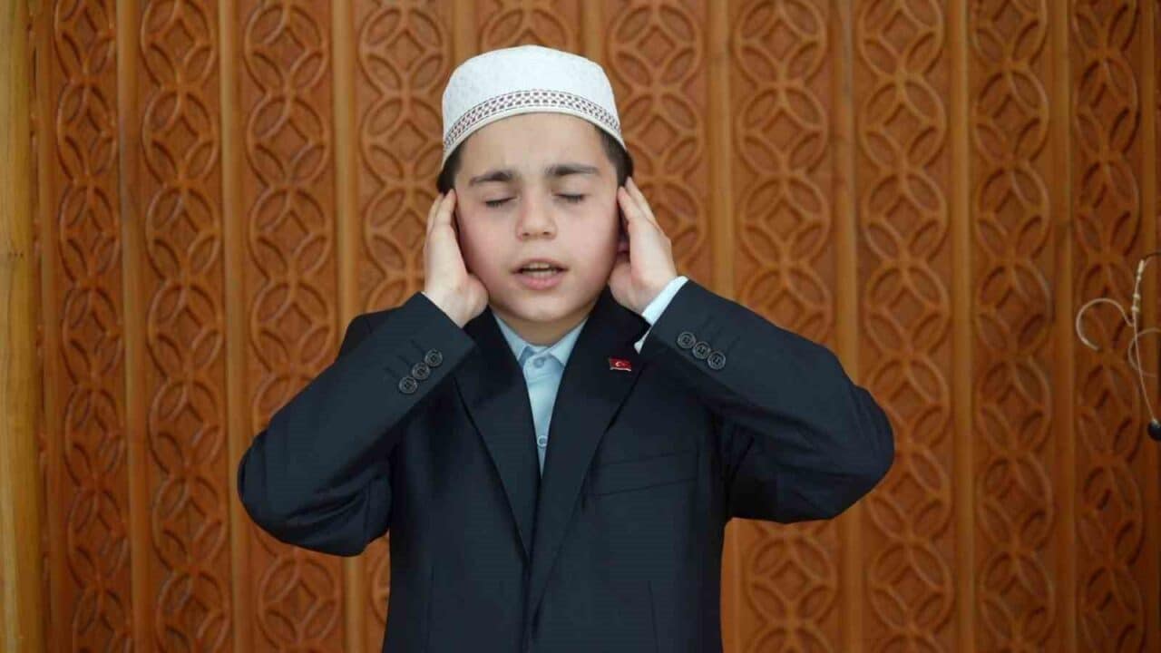 Samsun'da 12 yaşındaki Emir Kayra Eke, "Genç Bilaller Ezan Okuma