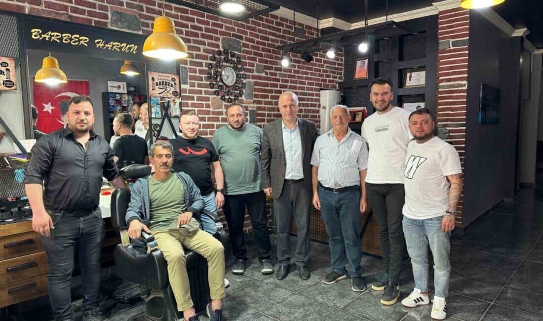 Osmaneli’nin esnafıyla buluşan Başkan Bekir Torun, sorunları yerinde dinleyerek çözüm önerileri sunuyor. Osmaneli Belediye Başkanı Bekir Torun, esnaf ziyaretlerini sürdürerek iş yerlerinde