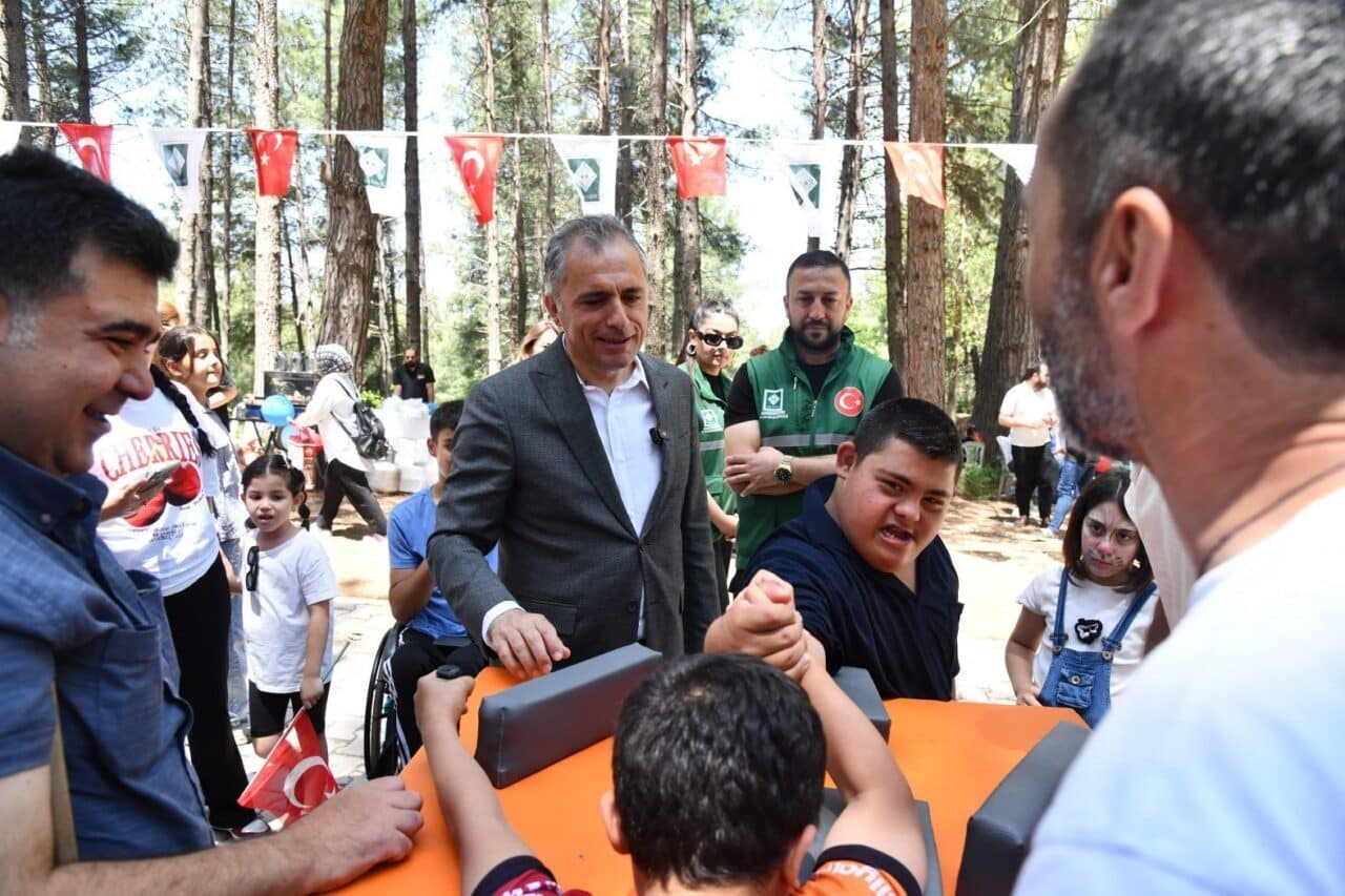 Osmaniye Belediyesi, Engelliler Haftası kapsamında Çiftmazı Mesire Alanı'nda piknik etkinliği