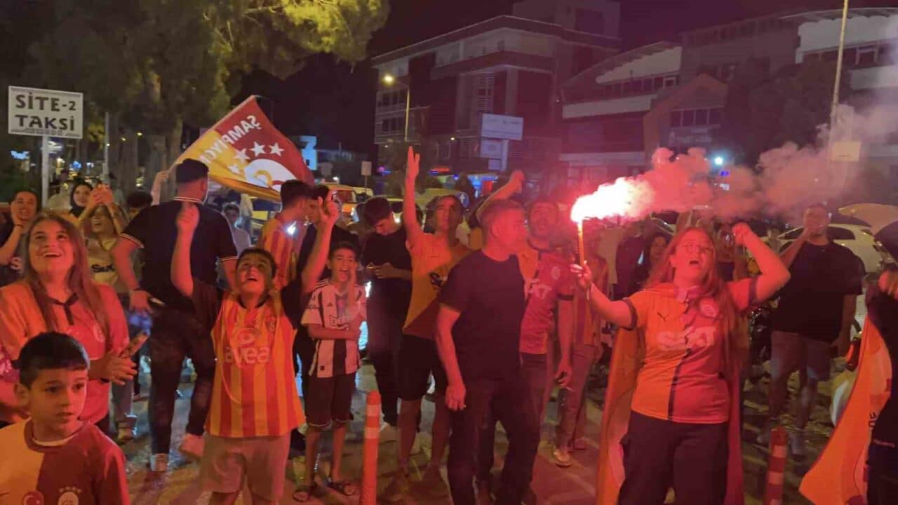 Galatasaray'ın 2024-2025 sezonu Süper Lig'de 25. şampiyonluğunu kazanmasının ardından Osmaniye'de