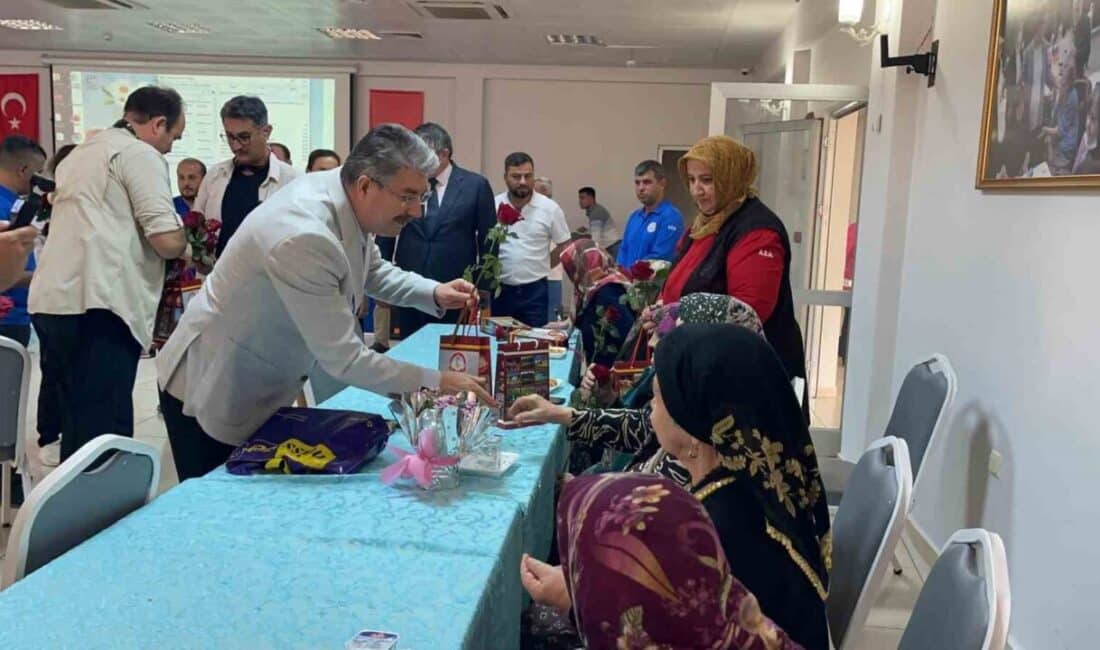 Osmaniye’de Anneler Günü’nde Huzurevi’nde Etkinlik Düzenlendi Osmaniye'de Anneler Günü dolayısıyla Özden Huzurevi'nde bir etkinlik düzenlendi. Burada