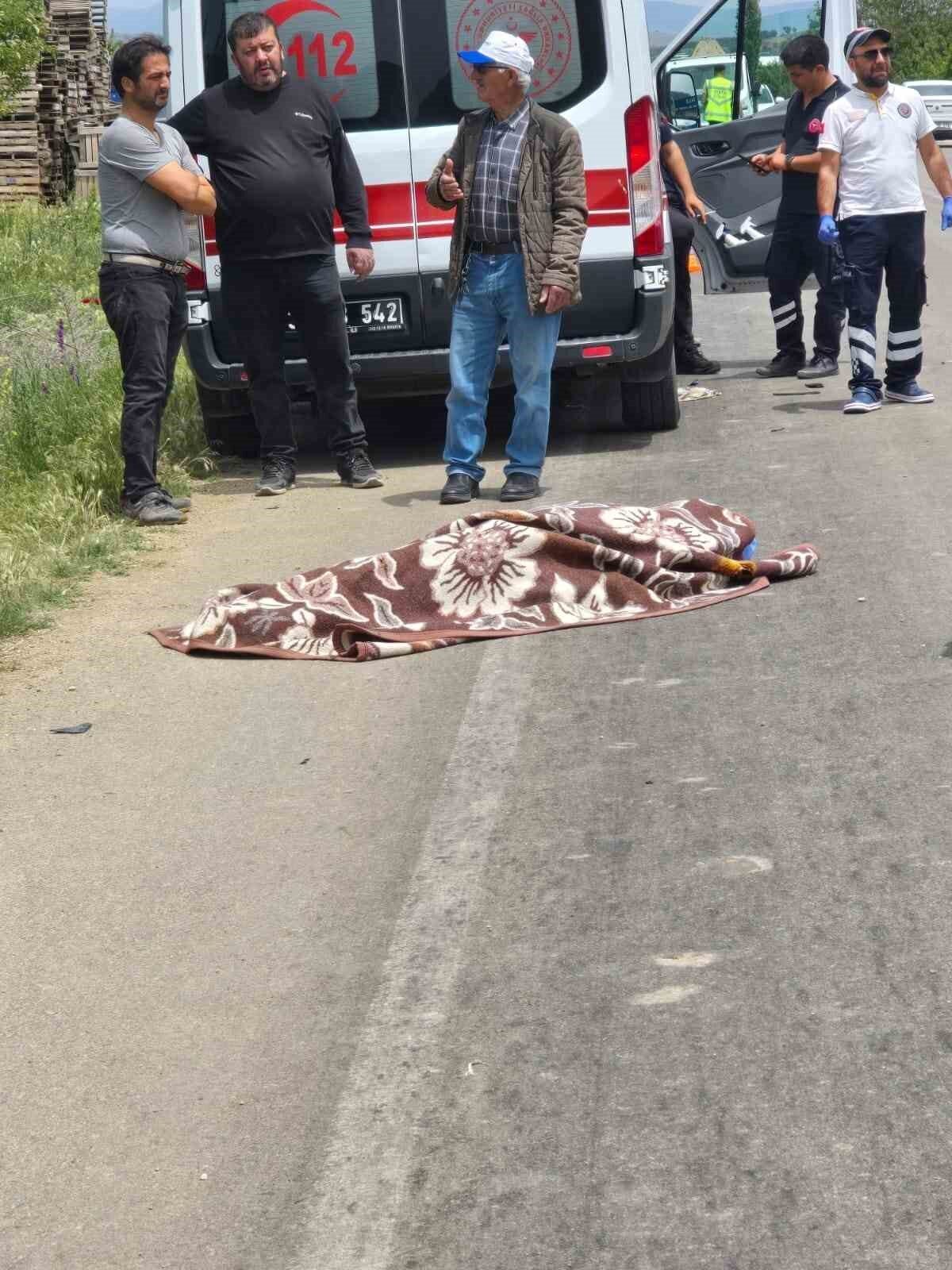 Isparta-Konya karayolunda otomobil ve motosikletin çarpışması sonucu 56 yaşındaki Mevlüt