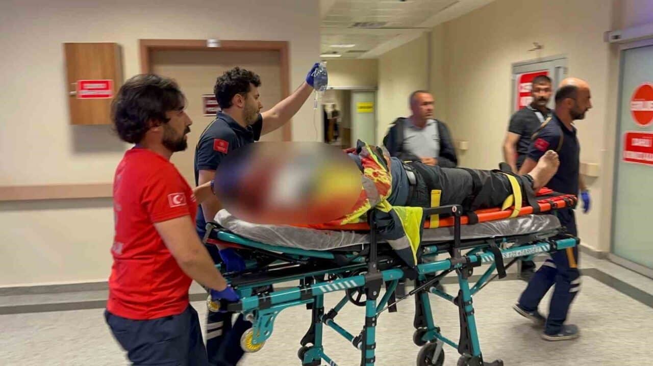 Adıyaman’da İmam B. yönetimindeki motosiklet, bilinmeyen plakalı bir otomobille çarpıştı.