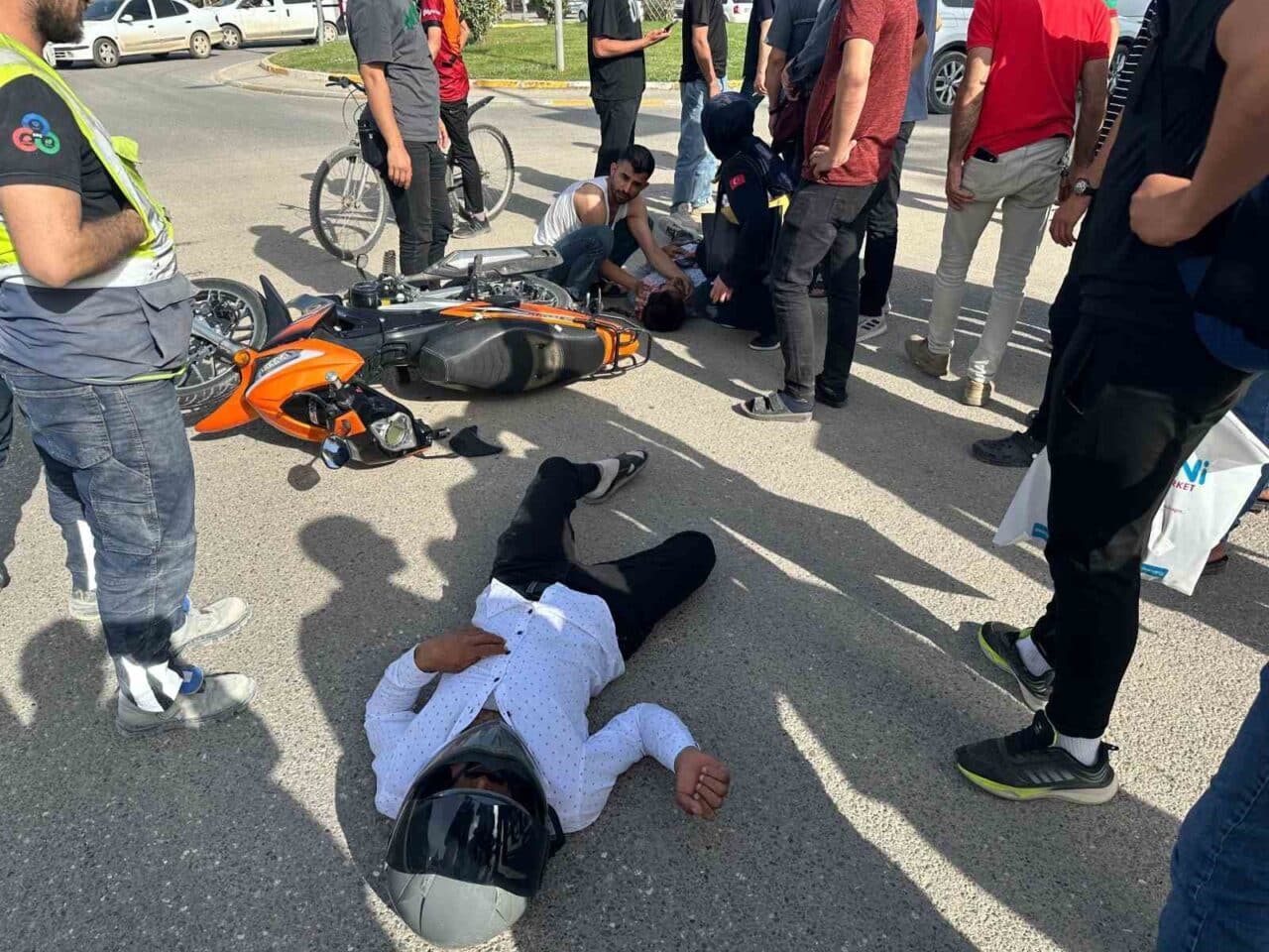 Adıyaman'da otomobil ve motosikletin çarpışması sonucu Ferdi G. ve Rıdvan