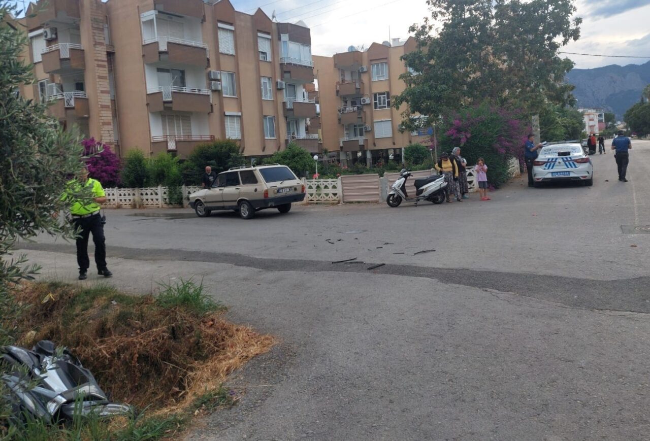 Mersin'in Bozyazı ilçesinde, B.A. yönetimindeki otomobil ile P.M.Ş. tarafından kullanılan