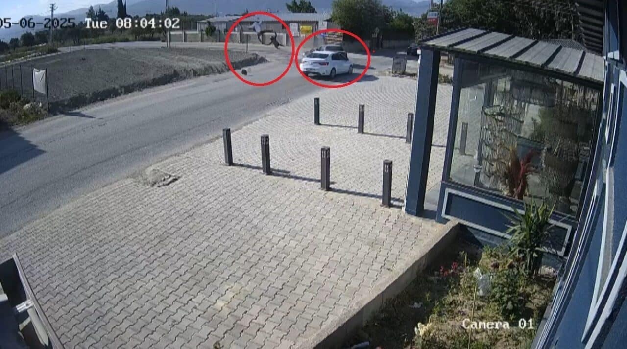 Hatay'da otomobille çarpışan motosikletten 3 metre havaya uçarak yaralanan 20