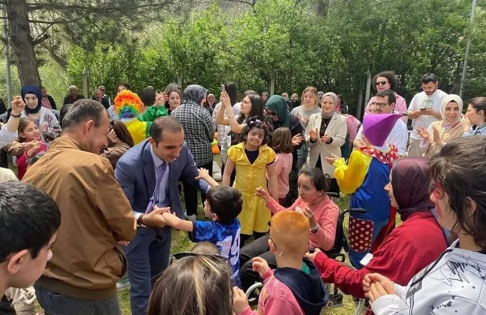 Çorum'un İskilip ilçesinde özel bireyler ve aileleri için düzenlenen şenlik,