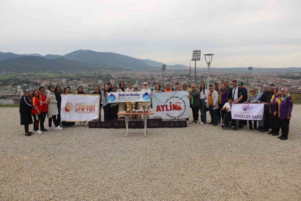 Karabük'te özel çocuk anneleri, Engelliler Haftası ve Anneler Günü dolayısıyla