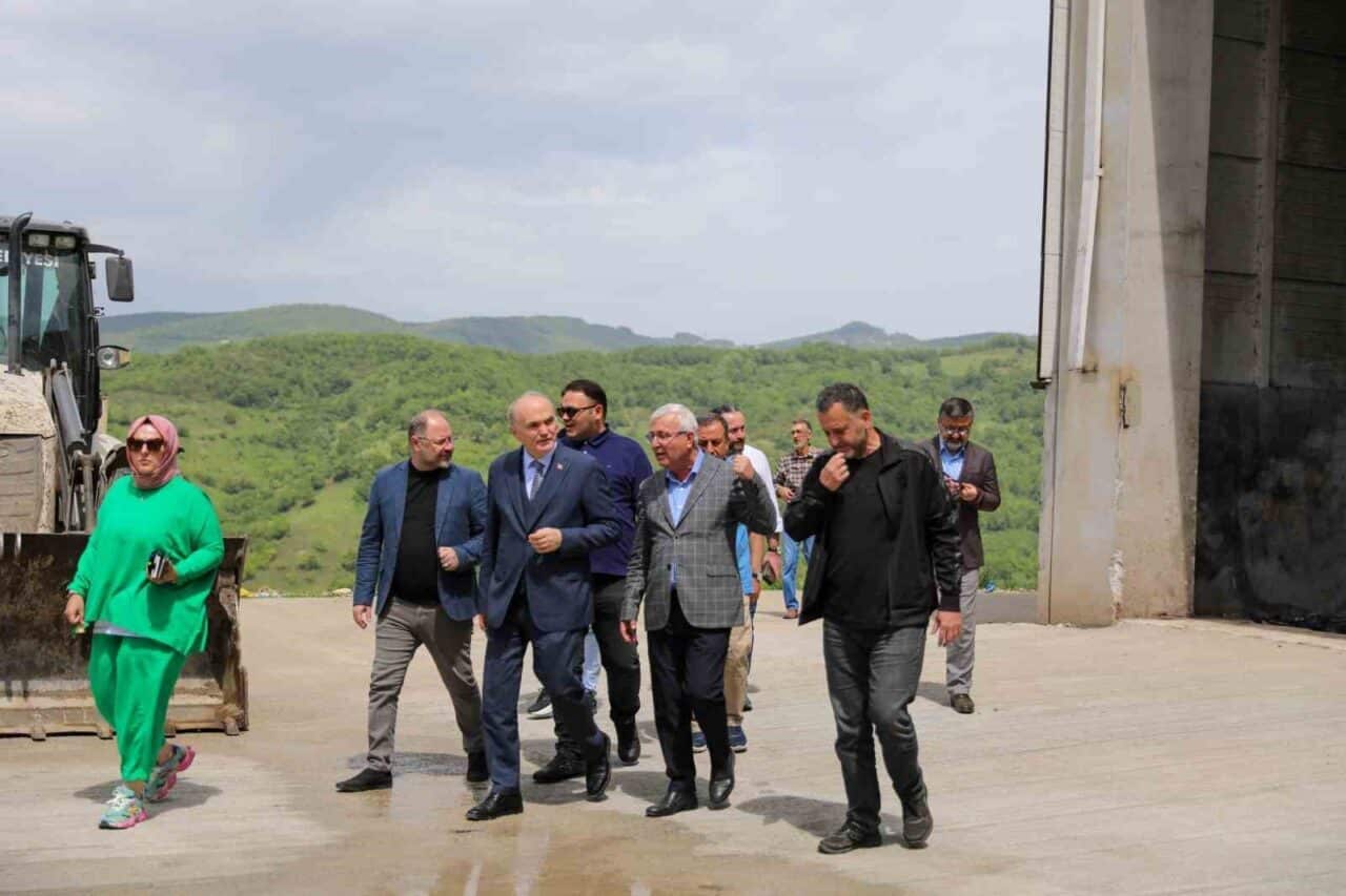 Düzce Belediye Başkanı Dr. Faruk Özlü, sahipsiz hayvanların bakımını hedefleyen