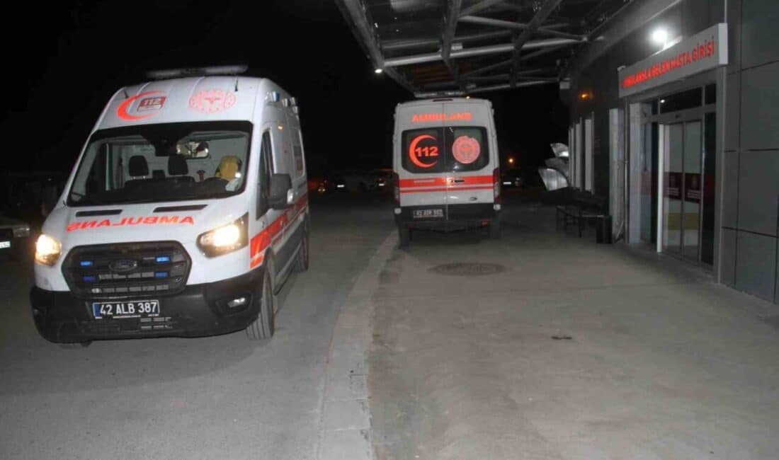 Beyşehir’de Gençler Arasındaki Kavga, Bir Gencin Bıçaklanmasına Neden Oldu Konya'nın Beyşehir ilçesinde Vuslat Parkı'nda çıkan kavgada 16 yaşındaki S.M.
