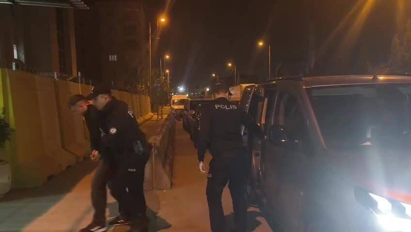 Pendik'te bir asker uğurlama etkinliğinde havaya ateş açan E.K. gözaltına