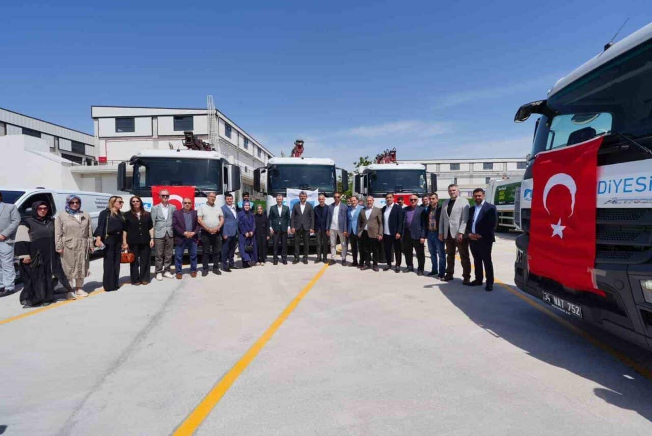 Pendik'te, Şeyhli Mahallesi'nde açılan Atık Yönetim Merkezi, 21 yeni araç